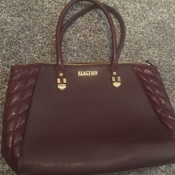 Reaction Kenneth Cole Handbags - 🎈Kenneth Cole Reaction purse